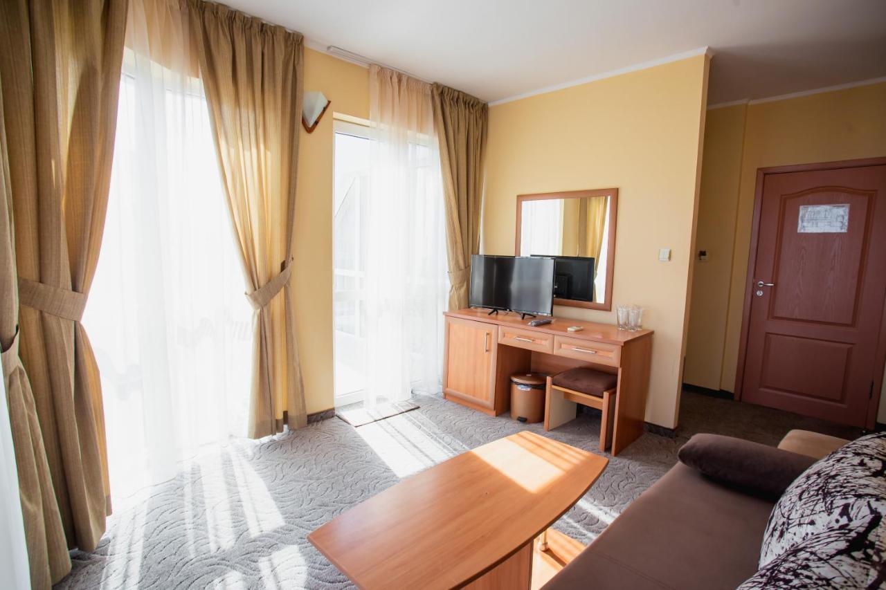 Hotel Dolphin Ravda Esterno foto
