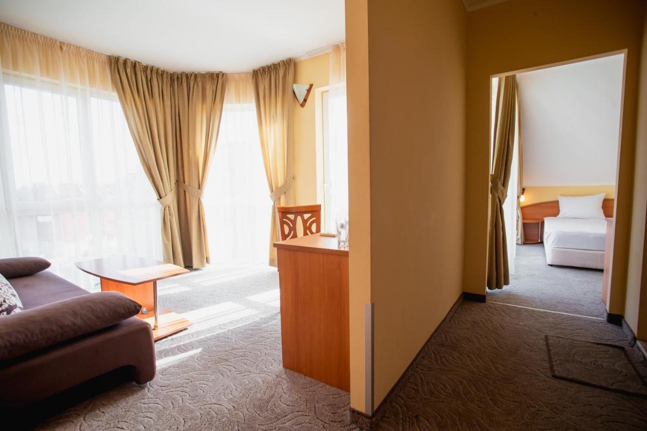 Hotel Dolphin Ravda Esterno foto